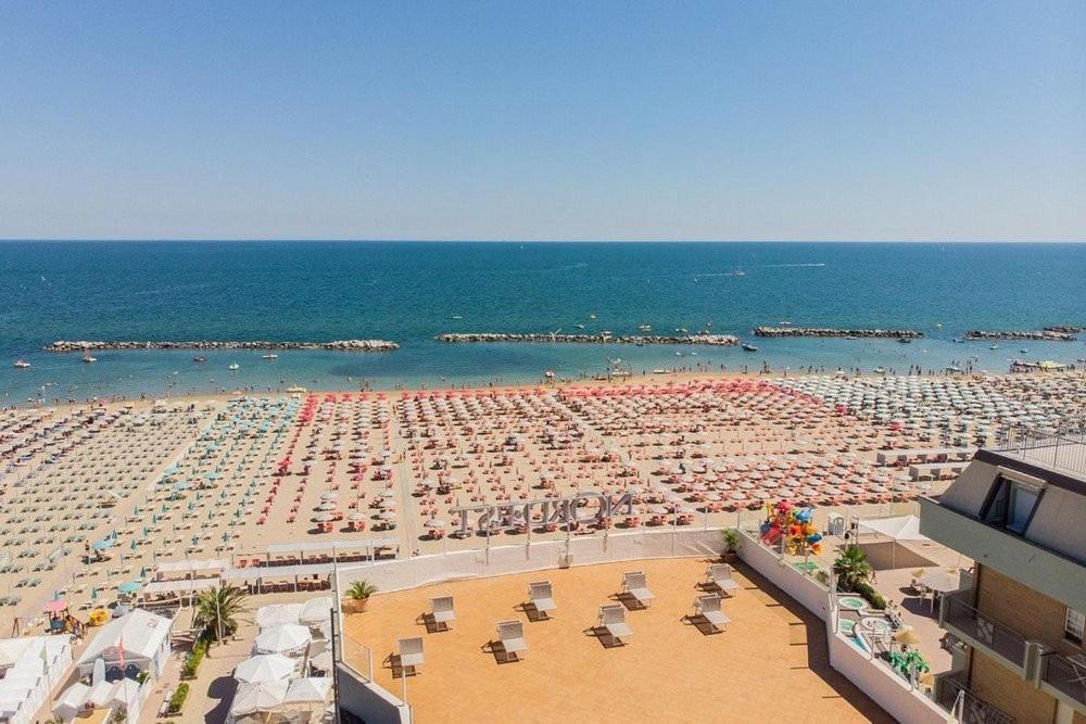 Hotel Nord Est Cattolica Kültér fotó