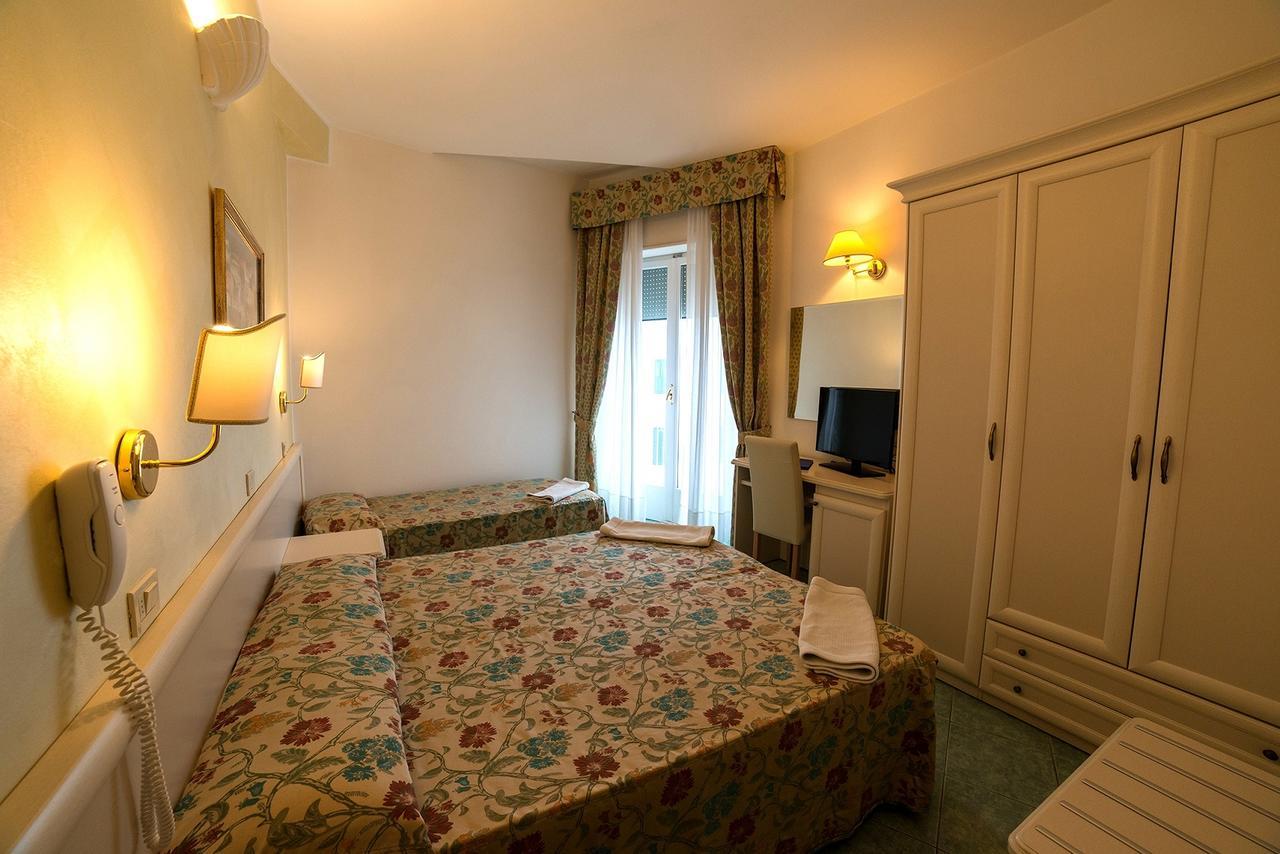 Hotel Nord Est Cattolica Kültér fotó