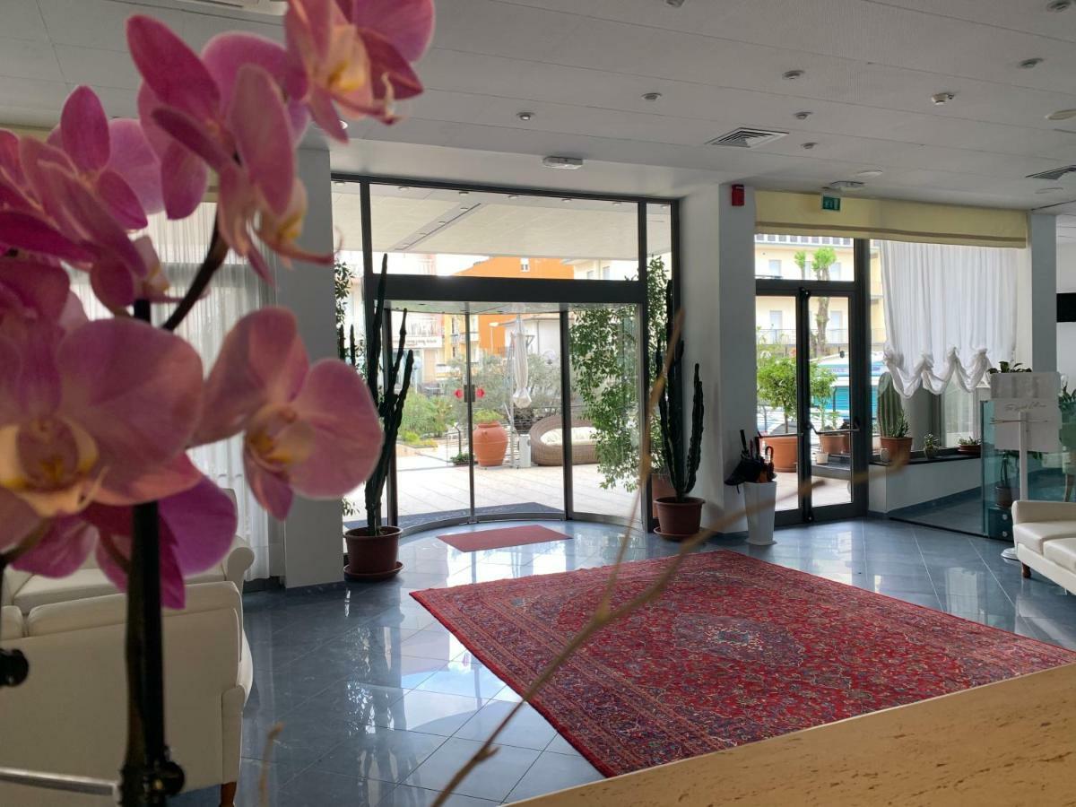 Hotel Nord Est Cattolica Kültér fotó